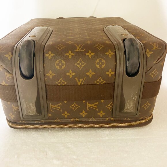 Louis Vuitton Rolling Luggage LV Monogram Pegase 55 fits in overhead bin - Picture 5 of 13